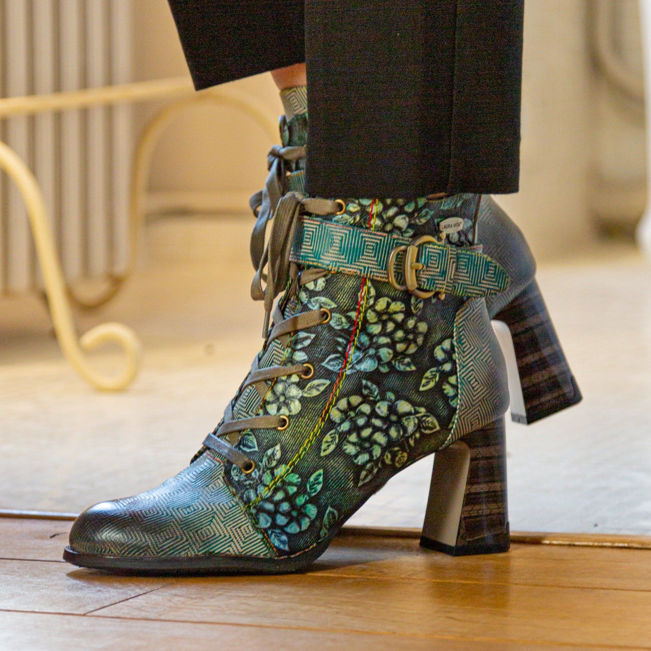 Laura Vita Laura Vetements Laura Vetements Laura Joe Vetement