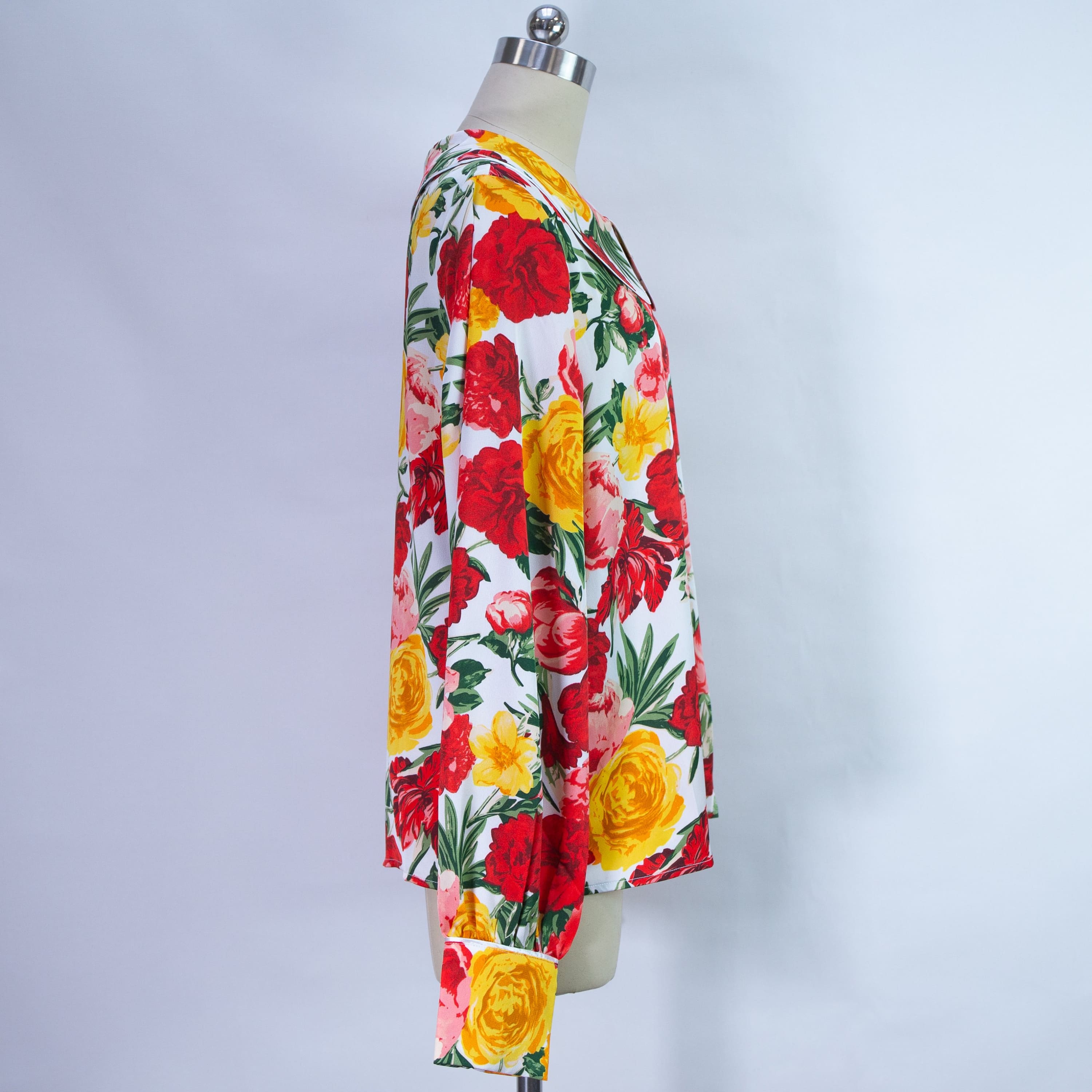 Guess Chemisiers, Blouses et Tuniques pour Femme - Réductions Guess Chemisiers, Blouses et Tuniques pour Femme - Réductions